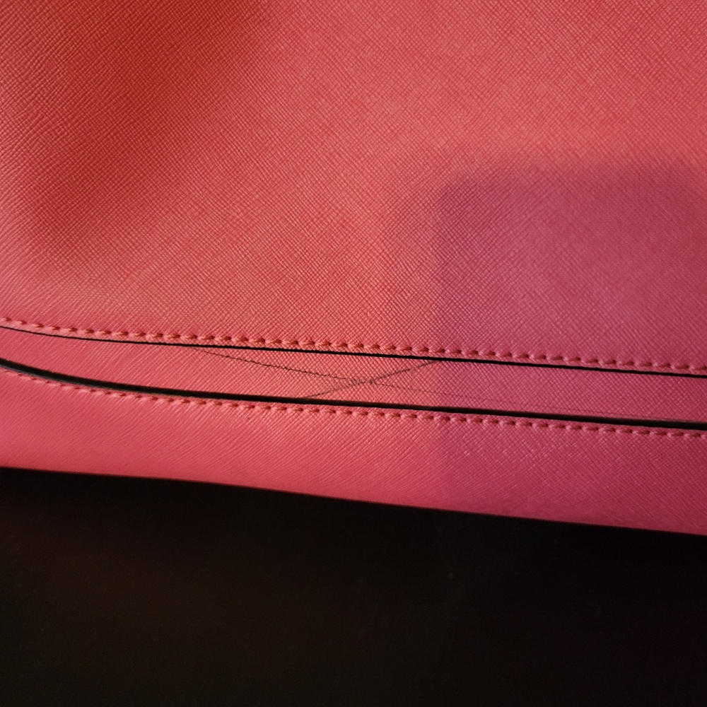 GUESS purse - Picture 3 of 5